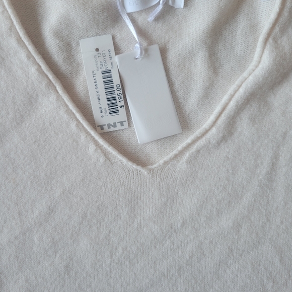 NWT 868 V-Neck Ivory Sweater - Picture 3 of 3